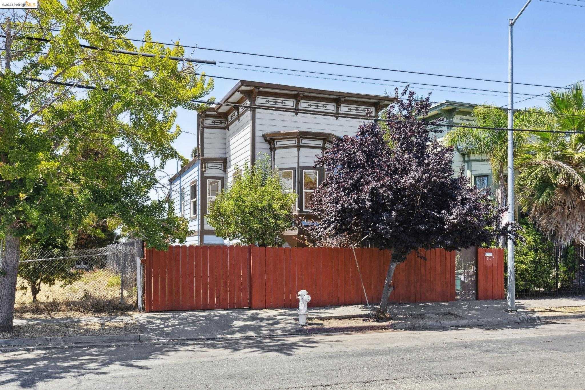 photo 1: 835 Wood St, Oakland CA 94607