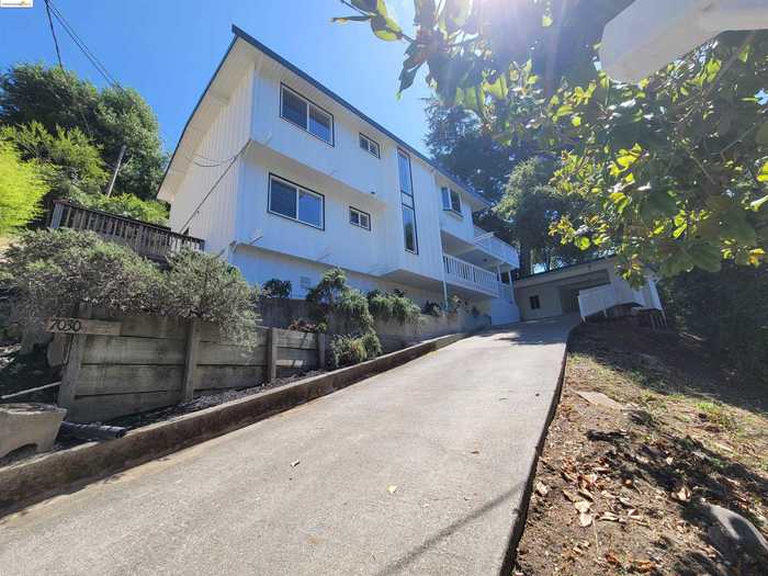 photo 2: 7030 Snake Rd, Oakland CA 94611