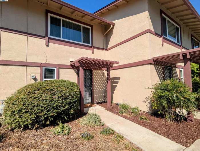 photo 2: 1547 Parkwood Pl, Concord CA 94521