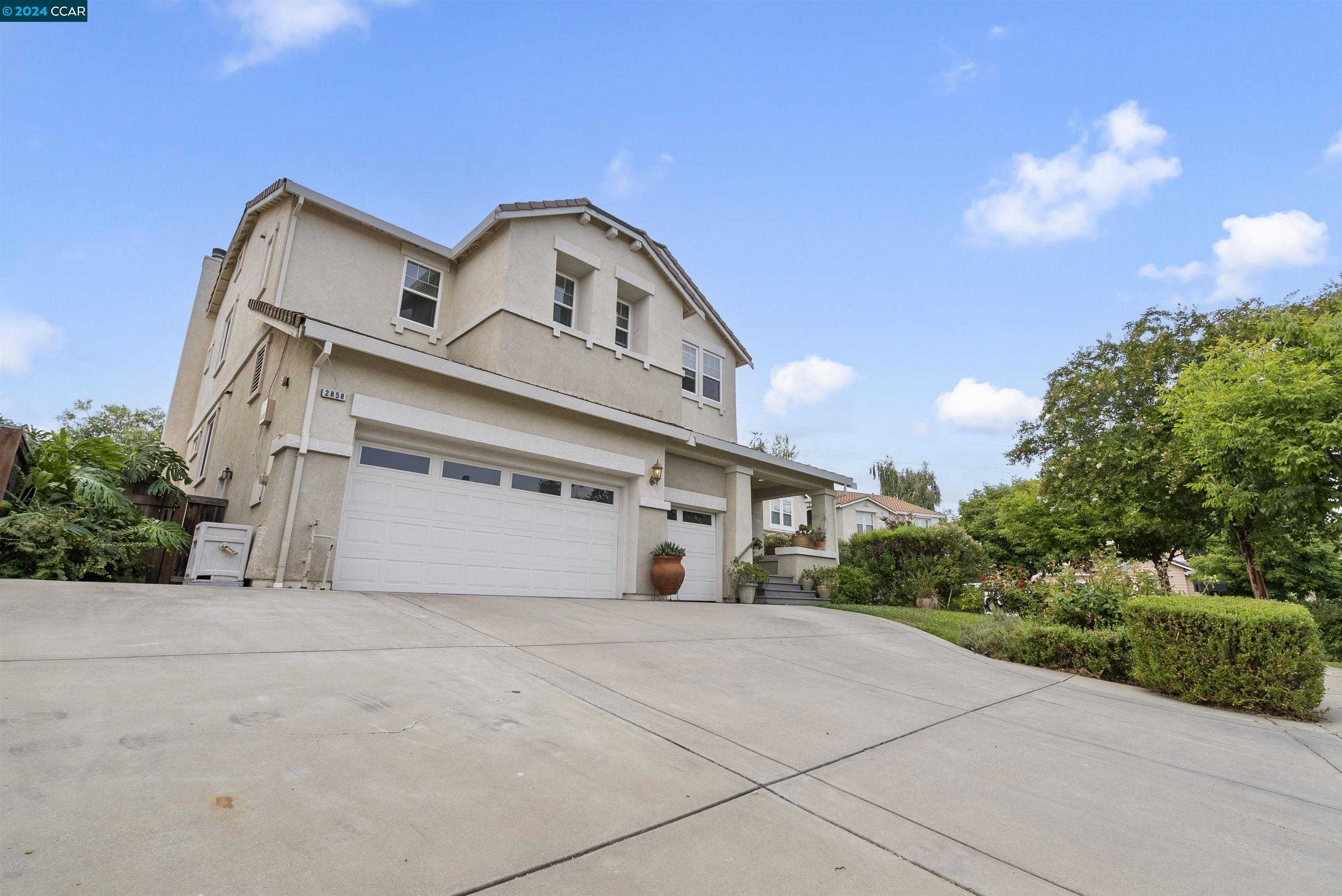 photo 2: 2858 Sandyhills Dr, Brentwood CA 94513