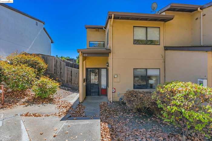 photo 1: 9772 Elmview Dr, Oakland CA 94603