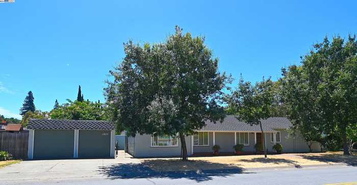 photo 2: 1925 Grove Way, Castro Valley CA 94546