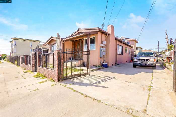 photo 2: 2027 Gaynor Ave, Richmond CA 94801