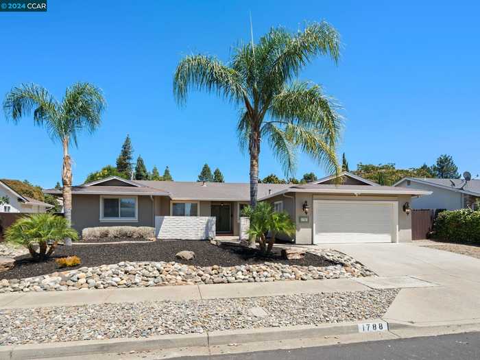 photo 1: 1788 Claycord Ave, Concord CA 94521