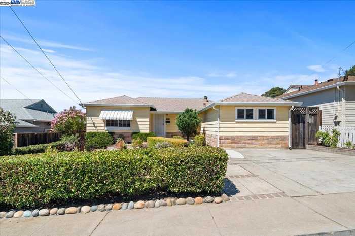 photo 2: 2684 Watson St, Castro Valley CA 94546