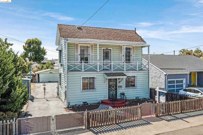 photo 1: 1632 Seventh St, Berkeley CA 94710