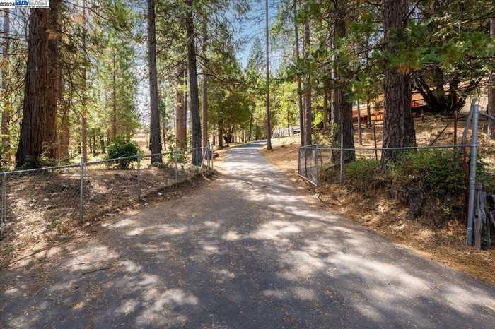 photo 2: 8400 Grizzly Flat Rd, Somerset CA 95684