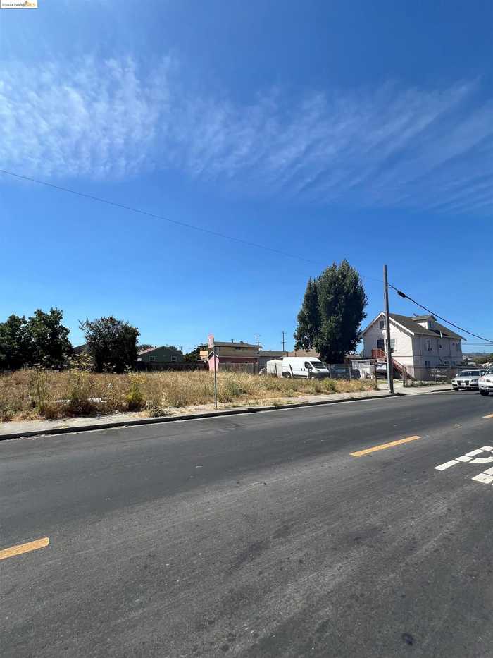 photo 2: 724 Chesley Ave, Richmond CA 94801