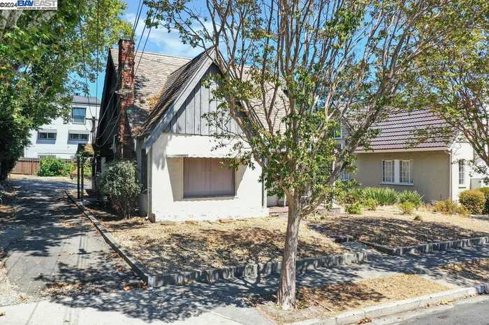 photo 1: 1856 Almond Ave, Walnut Creek CA 94596