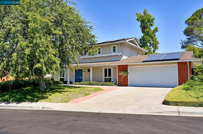 photo 1: 752 Palomino Court, Walnut Creek CA 94596