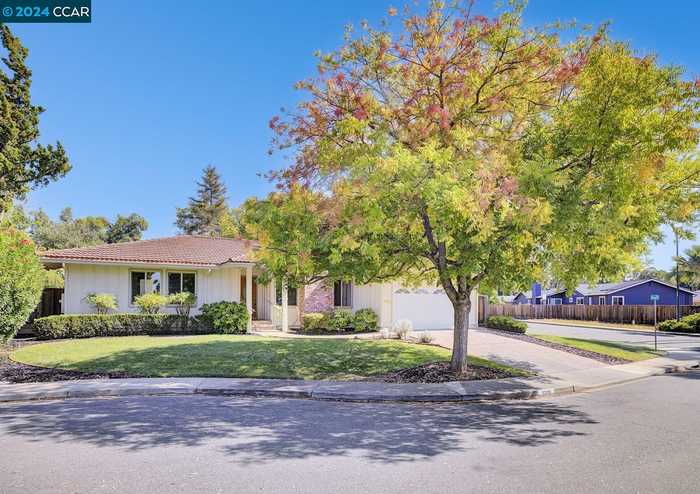 photo 1: 3338 Doral Ct, Walnut Creek CA 94598