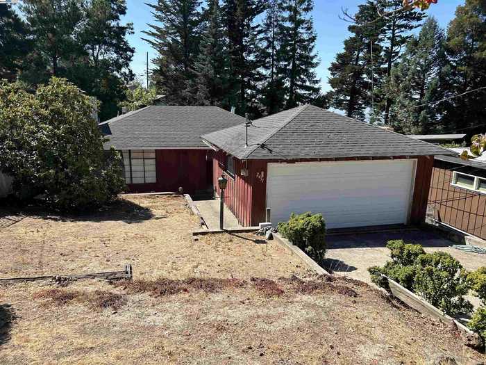 photo 2: 2451 Stockbridge Dr, Oakland CA 94611