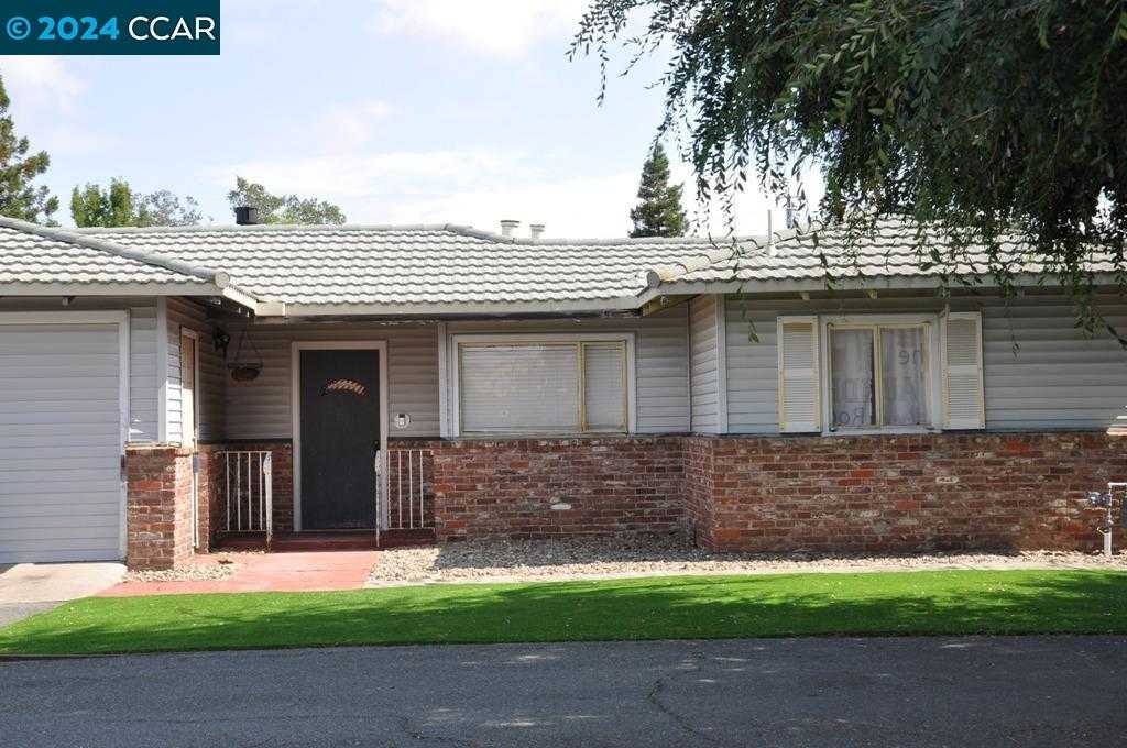 photo 2: 5225 Olive Dr, Concord CA 94521