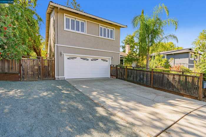 photo 2: 722 Cumberland Ct, Pleasant Hill CA 94523