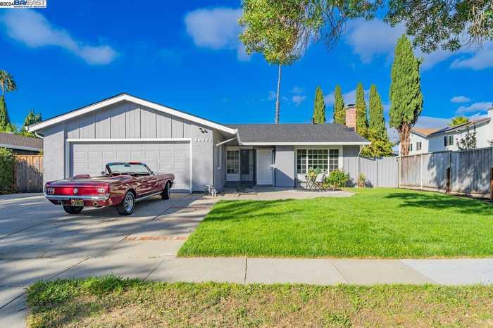 photo 1: 33974 Mello Way, Fremont CA 94555