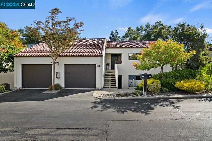 photo 2: 1277 Avenida Sevilla Unit 2B, Walnut Creek CA 94595