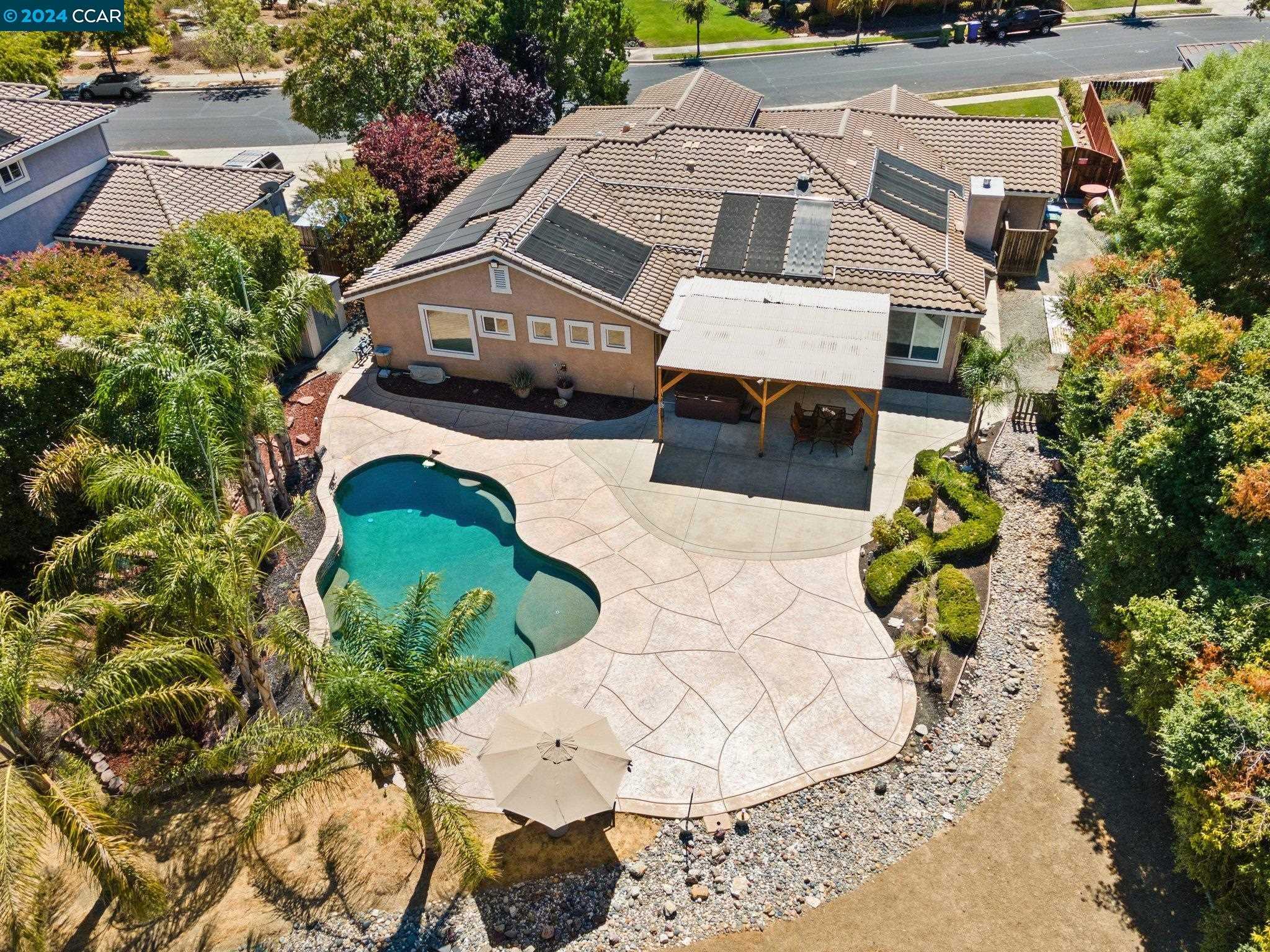 photo 2: 1811 Castellina Dr, Brentwood CA 94513