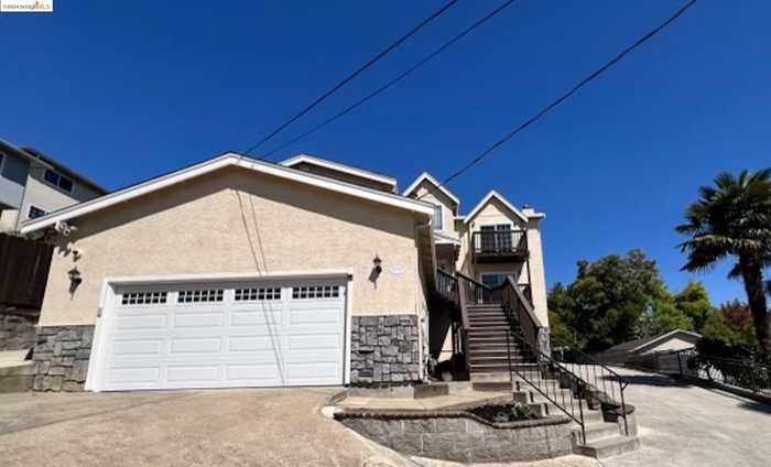 photo 1: 18787 Vineyard RD, Castro Valley CA 94546