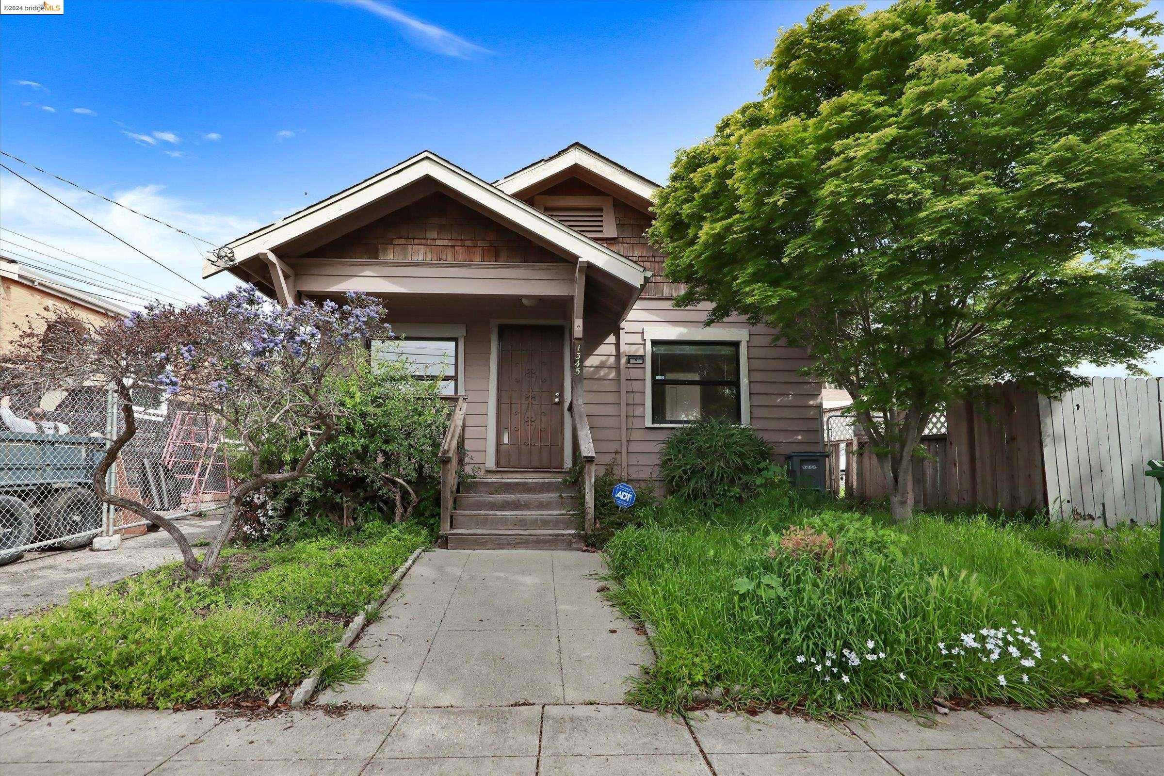 photo 1: 1345 Ward St, Berkeley CA 94702