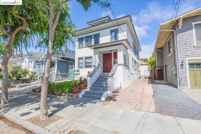 photo 2: 624 60th st, Oakland CA 94609