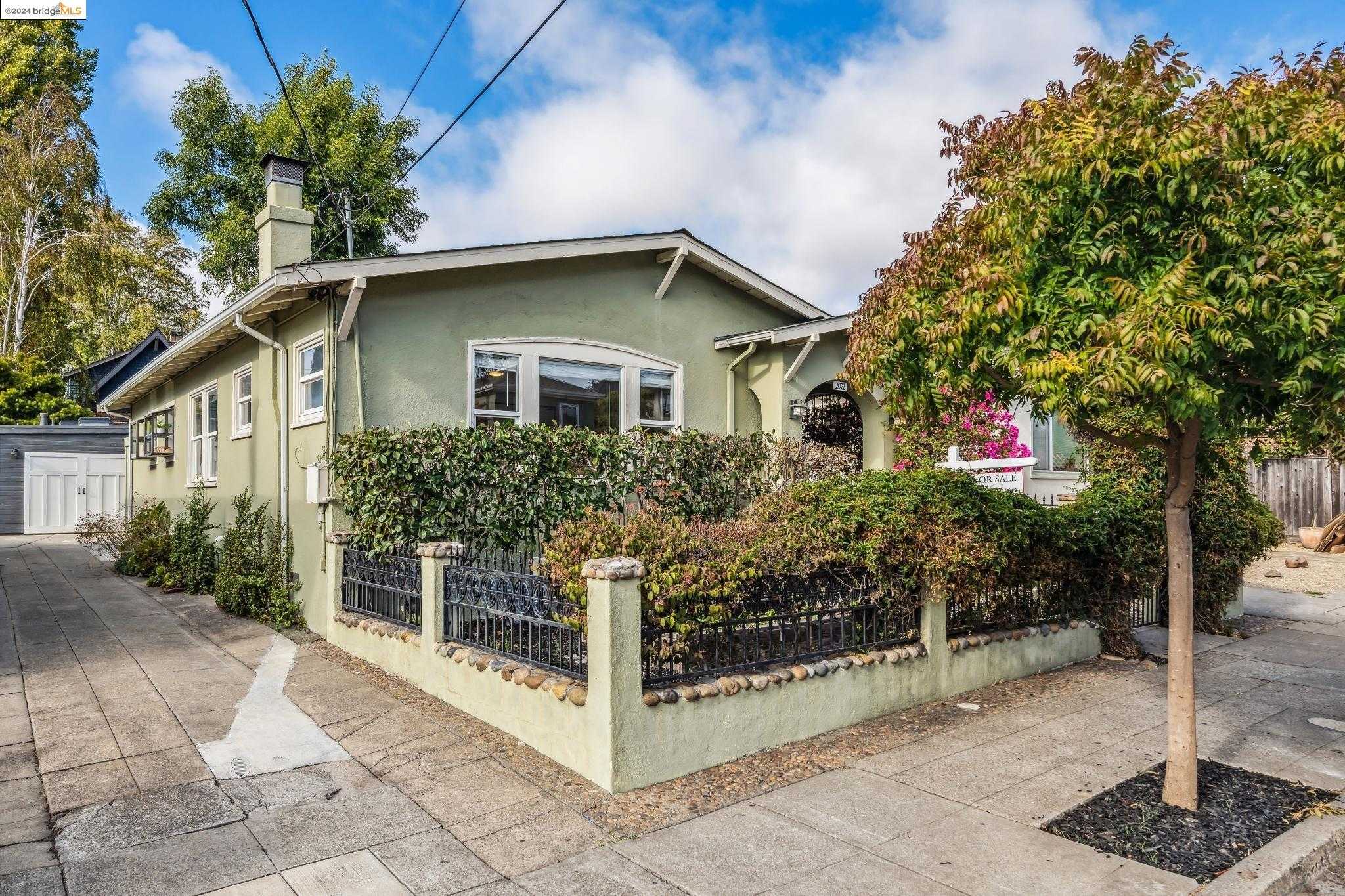 photo 3: 2027 Woolsey St, Berkeley CA 94703