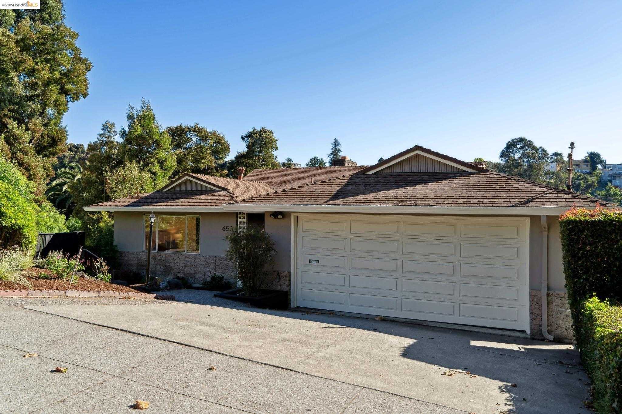 photo 3: 653 Longridge Rd, Oakland CA 94610