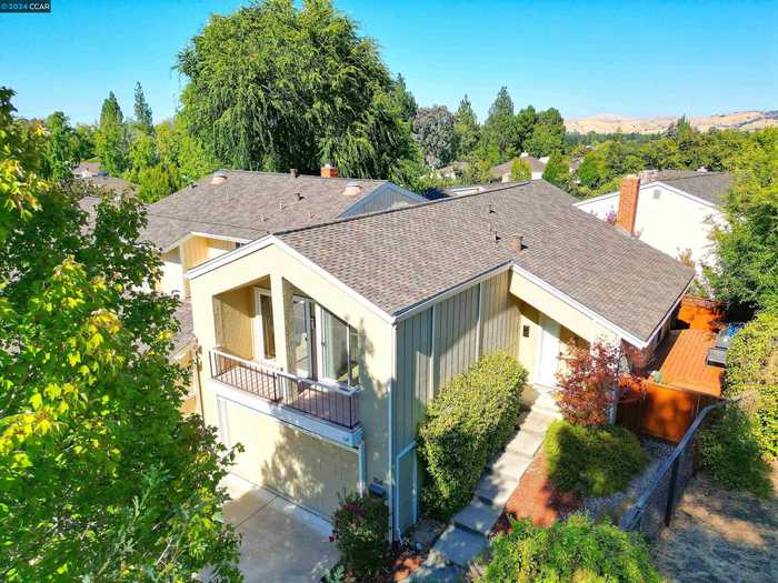 photo 1: 104 Shell Ridge Ct, Walnut Creek CA 94598