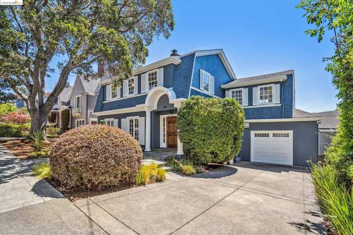 photo 2: 813 Rosemount Rd, Oakland CA 94610