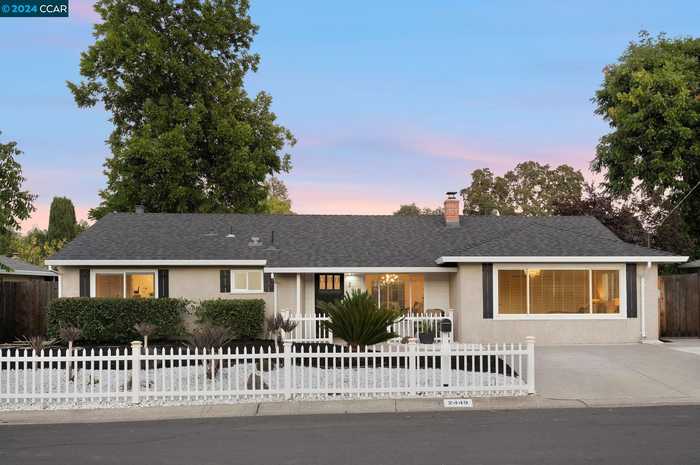 photo 1: 2449 Geraldine Dr, Pleasant Hill CA 94523