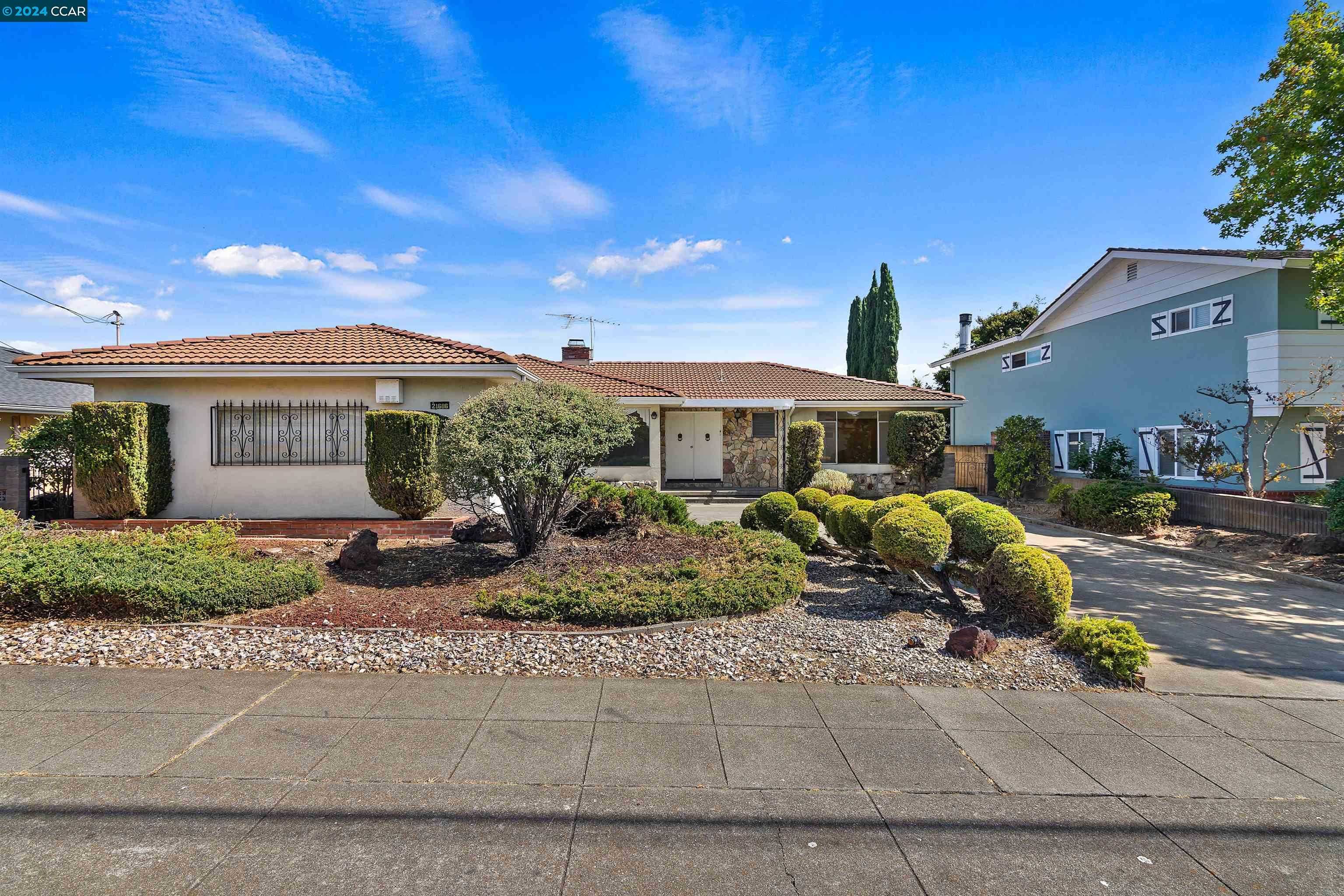 photo 3: 21686 Gail Drive, Castro Valley CA 94546