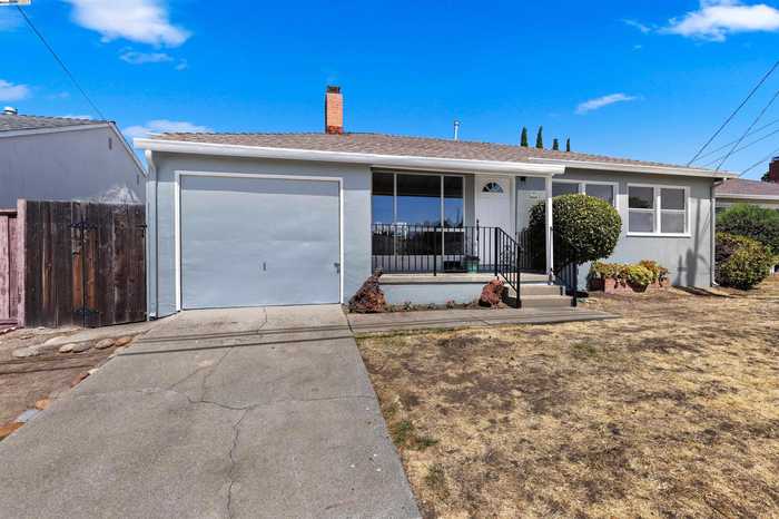 photo 2: 4224 Mabel Ave, Castro Valley CA 94546