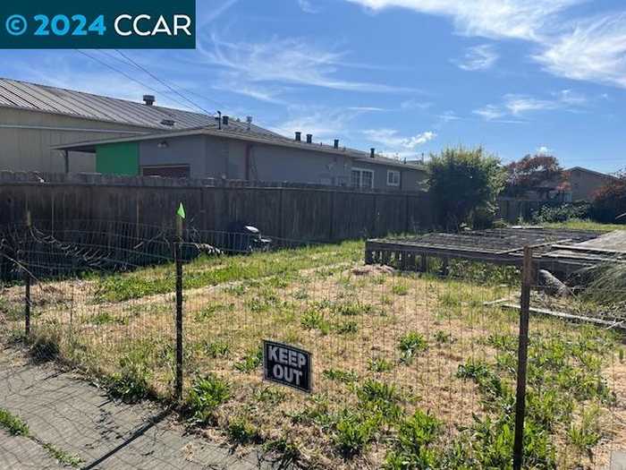 photo 1: 615 S 31st, Richmond CA 94804