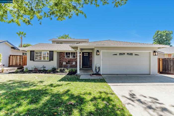 photo 1: 725 Avalon Way, Livermore CA 94550