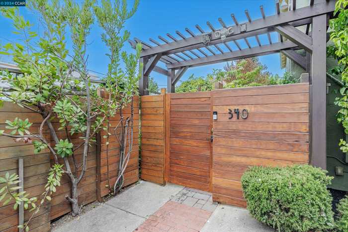 photo 1: 340 45Th St, Oakland CA 94609