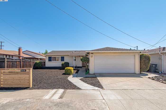 photo 1: 465 Nassau Ln, Hayward CA 94544