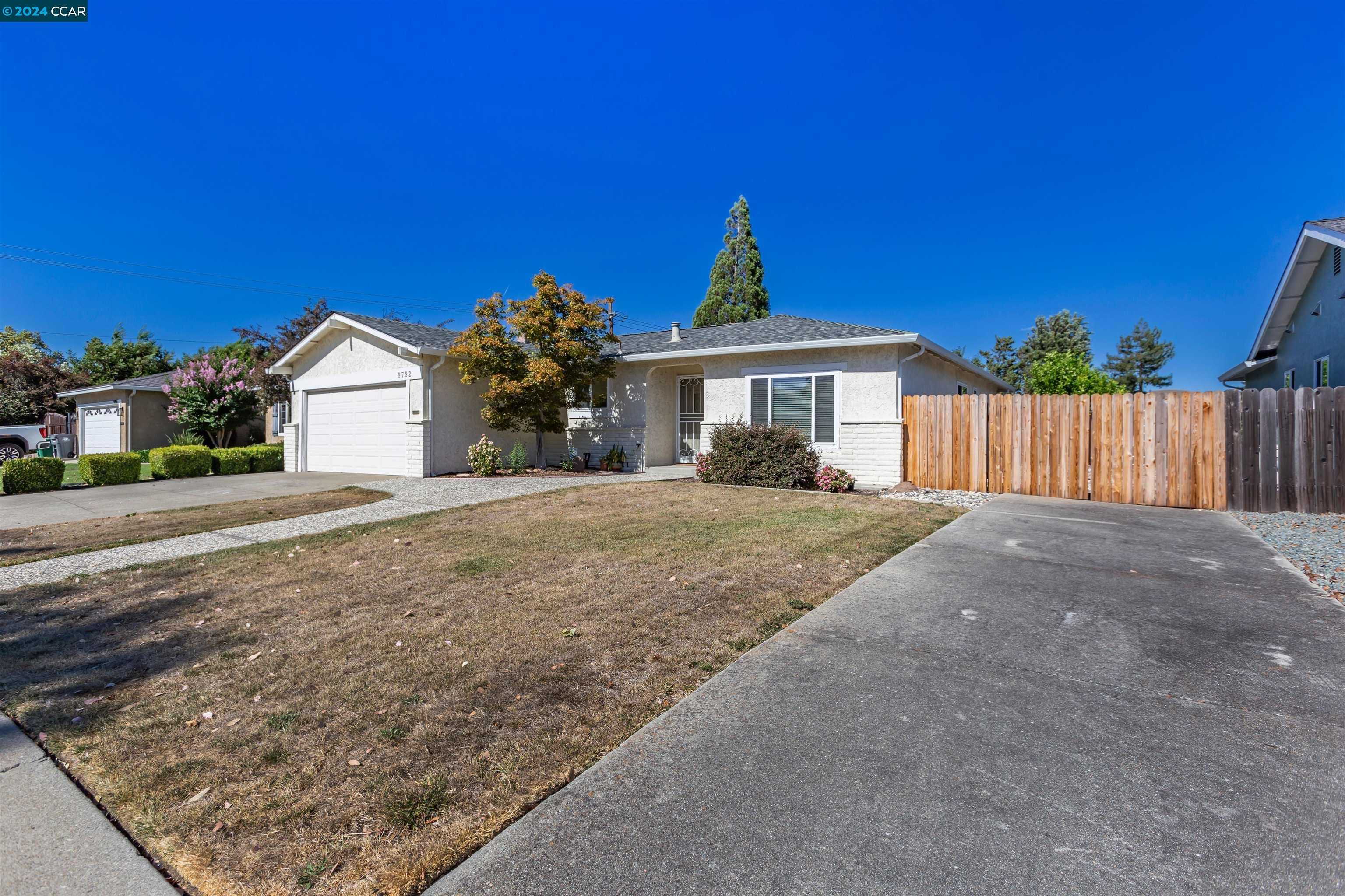 photo 3: 9792 Broadmoor Dr, San Ramon CA 94583