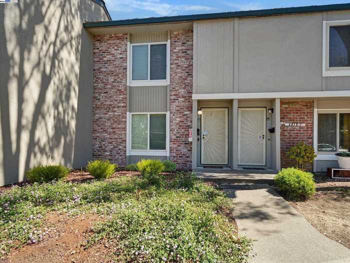 photo 1: 3815 Northwood Dr Unit H, Concord CA 94520