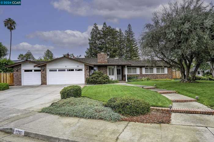 photo 1: 2207 Banbury Pl, Walnut Creek CA 94598