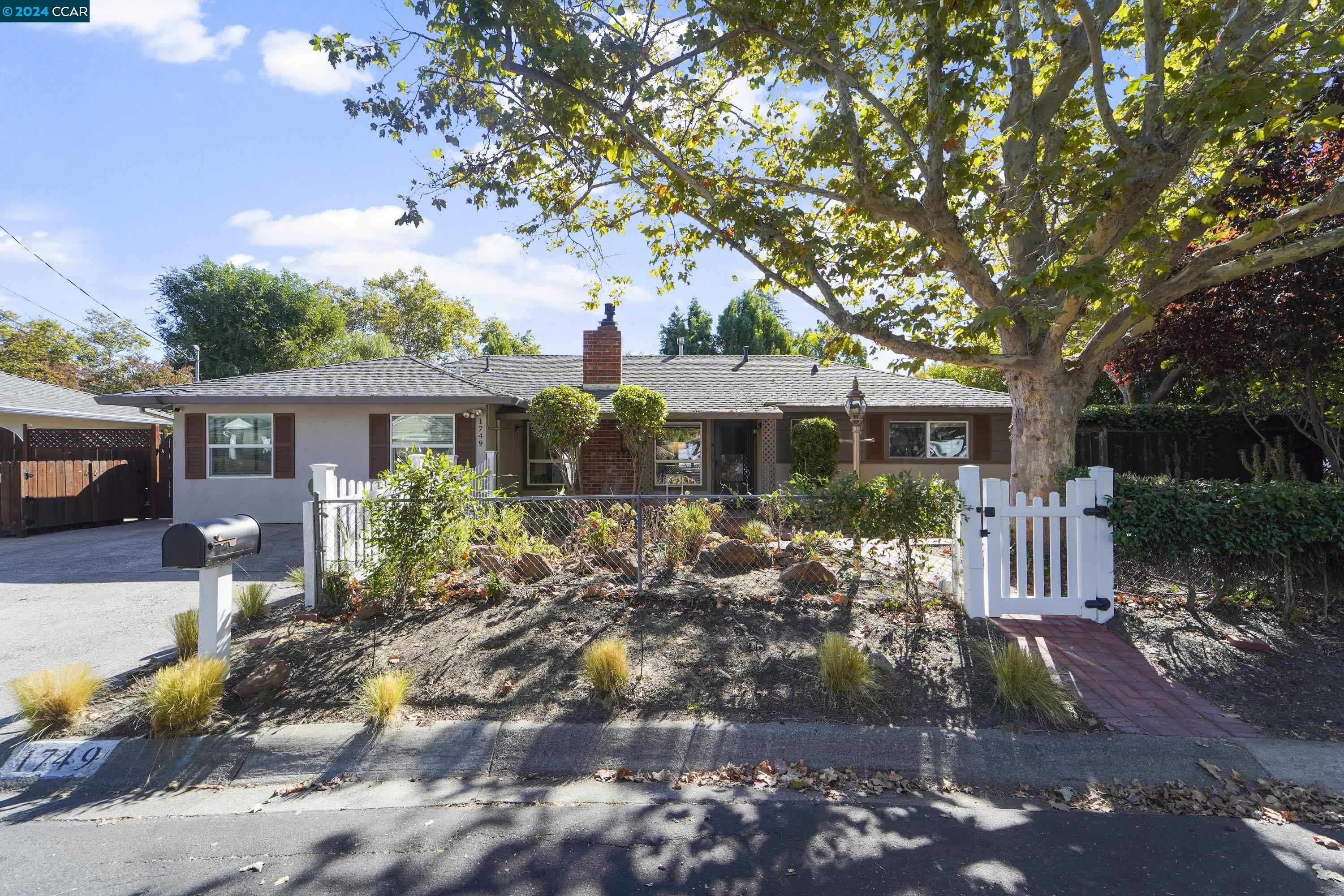 photo 1: 1749 Ruth Dr, Pleasant Hill CA 94523