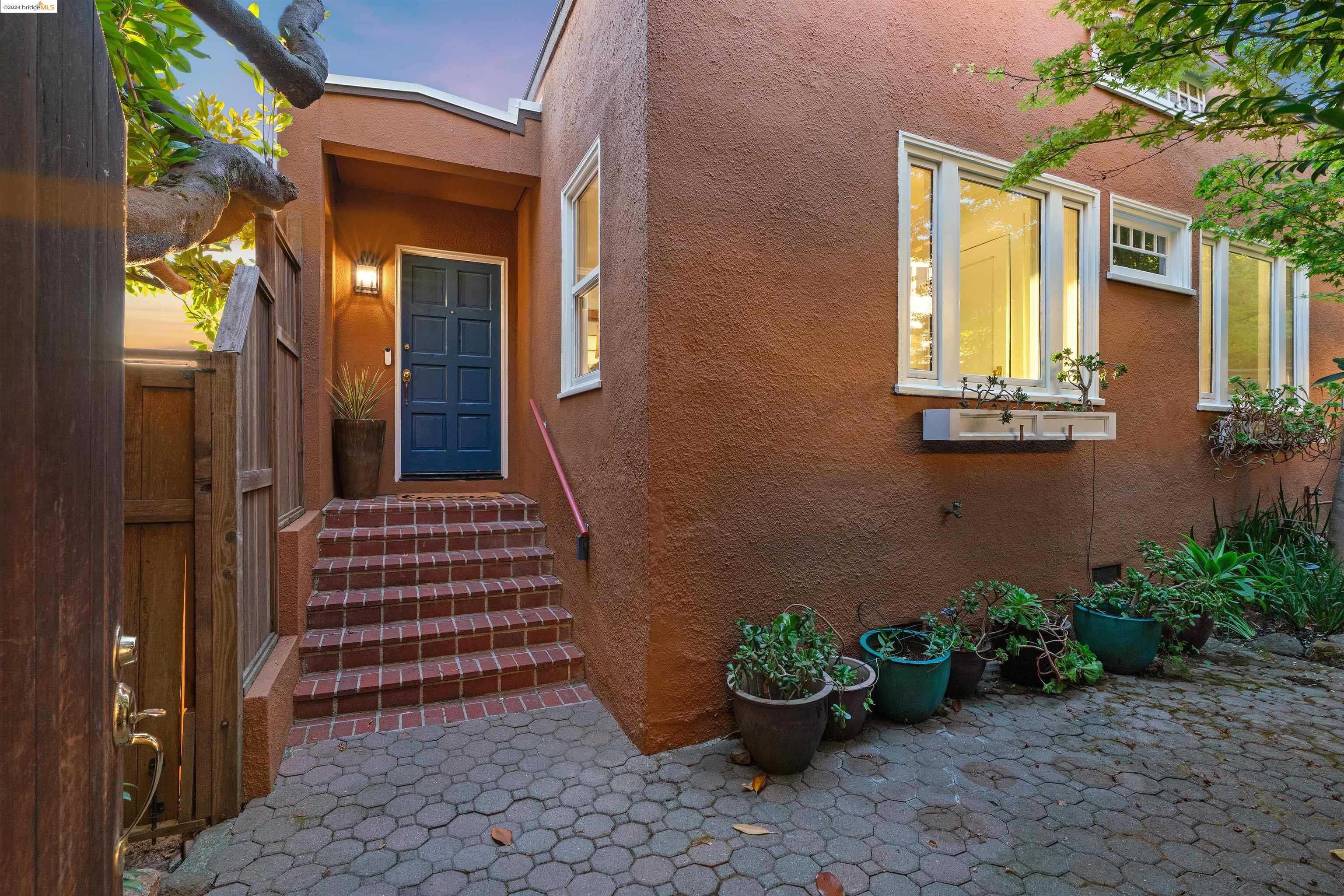 photo 1: 942 Hilldale Avenue, Berkeley CA 94708