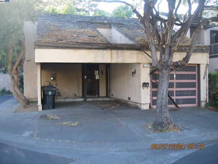 photo 1: 4052 Twin Peaks Ter, Fremont CA 94538