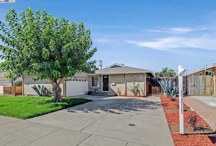 photo 1: 41667 Maywood St, Fremont CA 94538