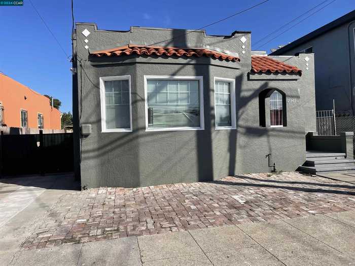 photo 1: 2343 Esmond Dr., Richmond CA 94804