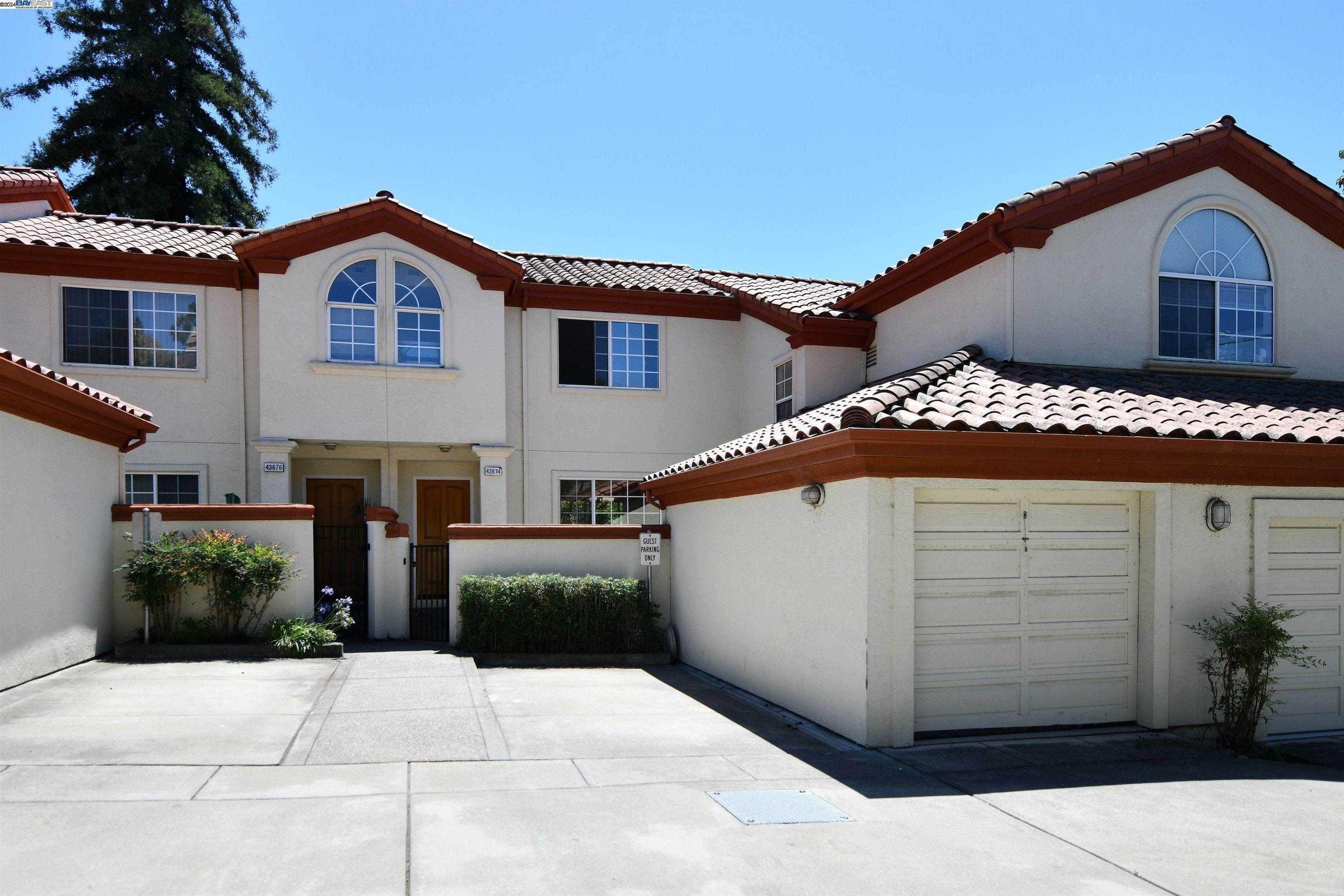 photo 1: 43674 Ellsworth St Unit 2, Fremont CA 94539