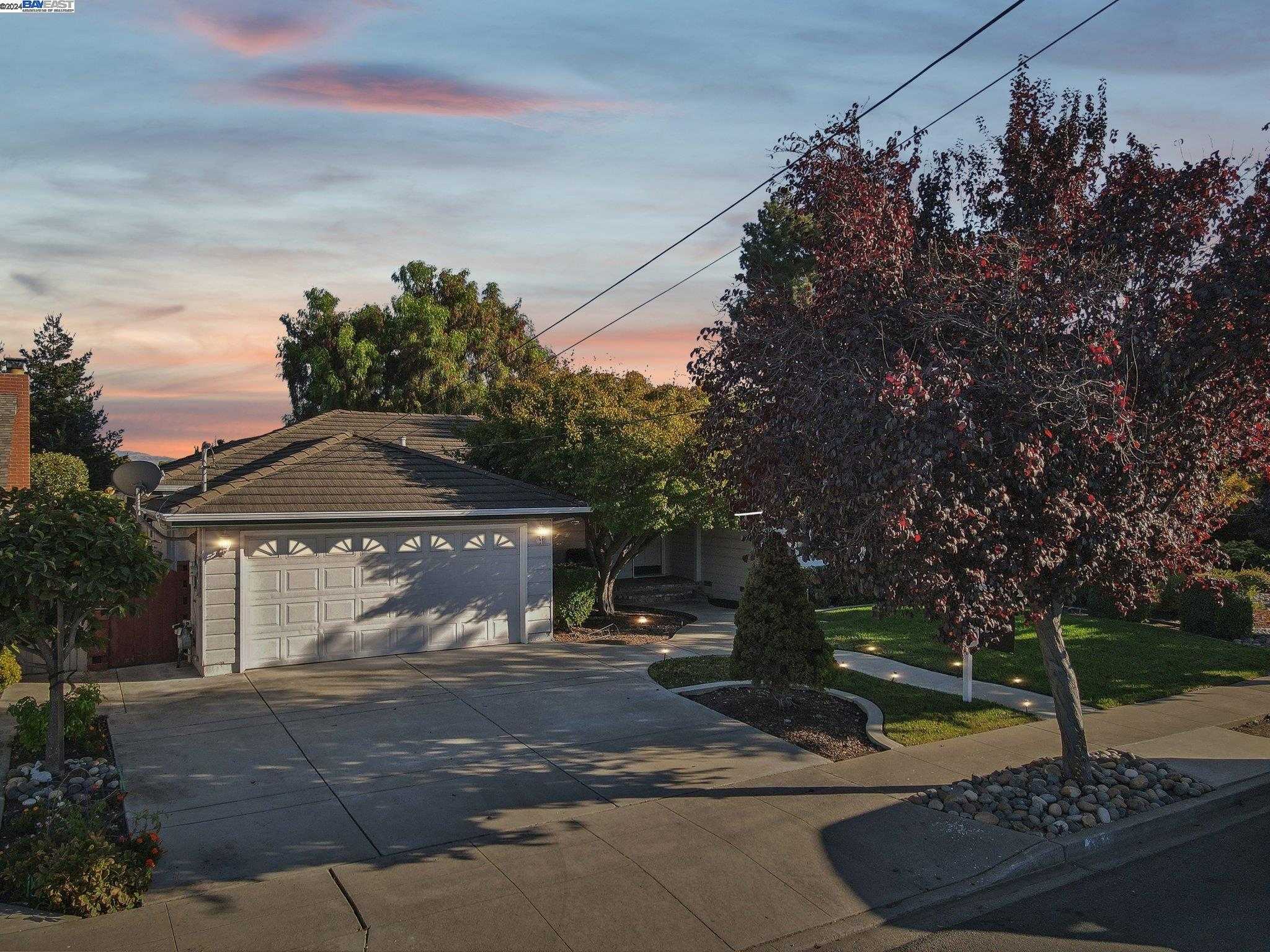 photo 2: 5212 Lawler Ave, Fremont CA 94536