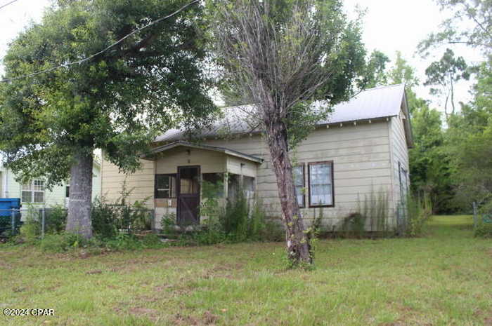 photo 1: 19788 SW SOUTH Street, Blountstown FL 32424