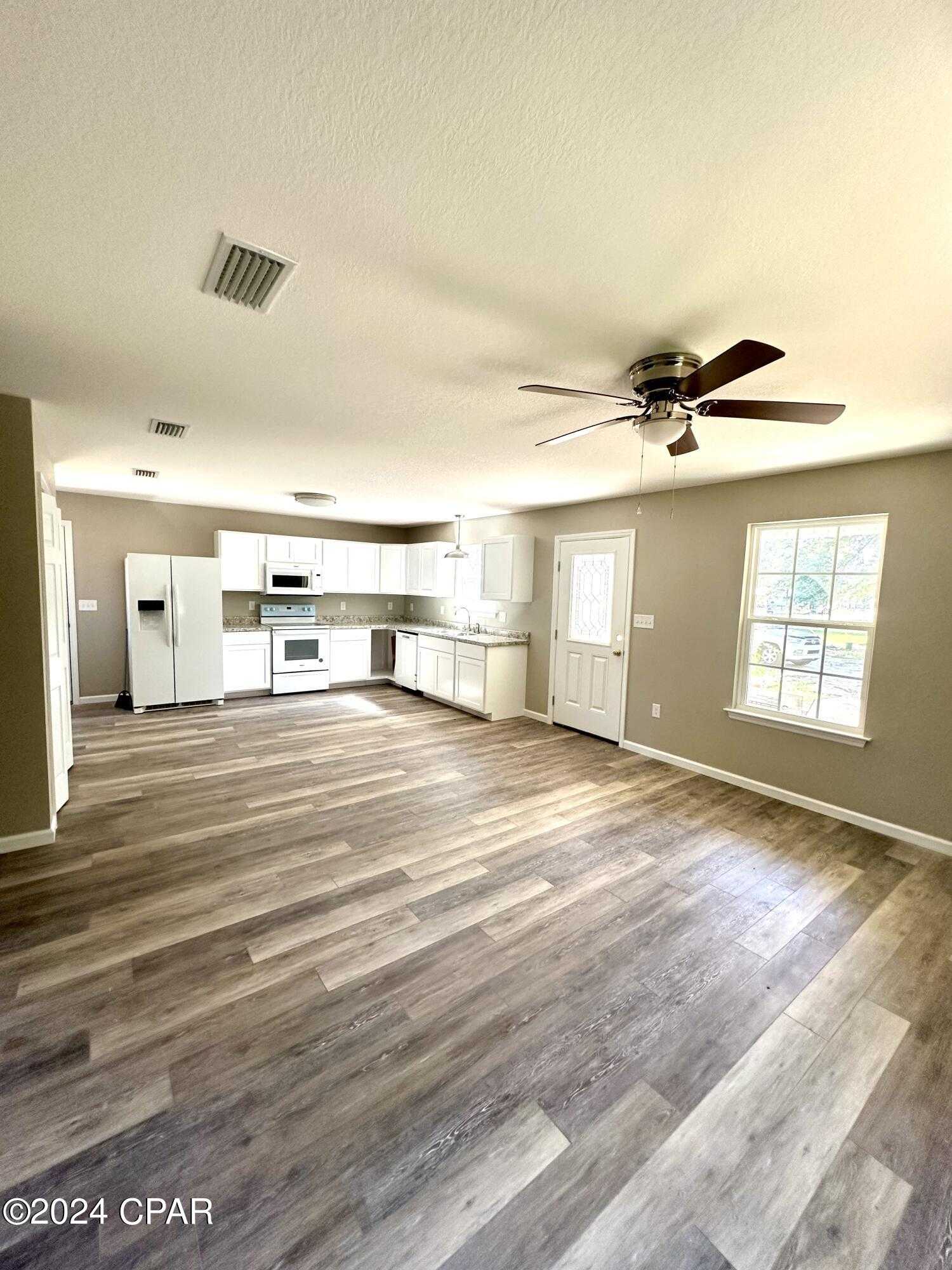 photo 3: 6582 Grande Oak Loop, Grand Ridge FL 32442