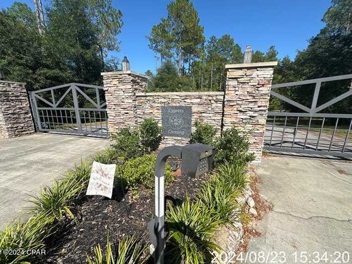 photo 1: 42 Cypress Crossing Road, Vernon FL 32462