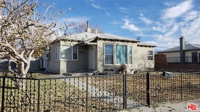 photo 1: 44442 BEECH Avenue, Lancaster CA 93534