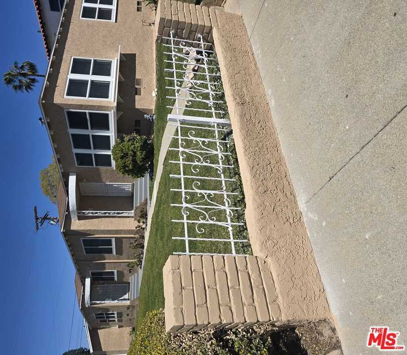 photo 1: 8464 BYRD Avenue, Inglewood CA 90305